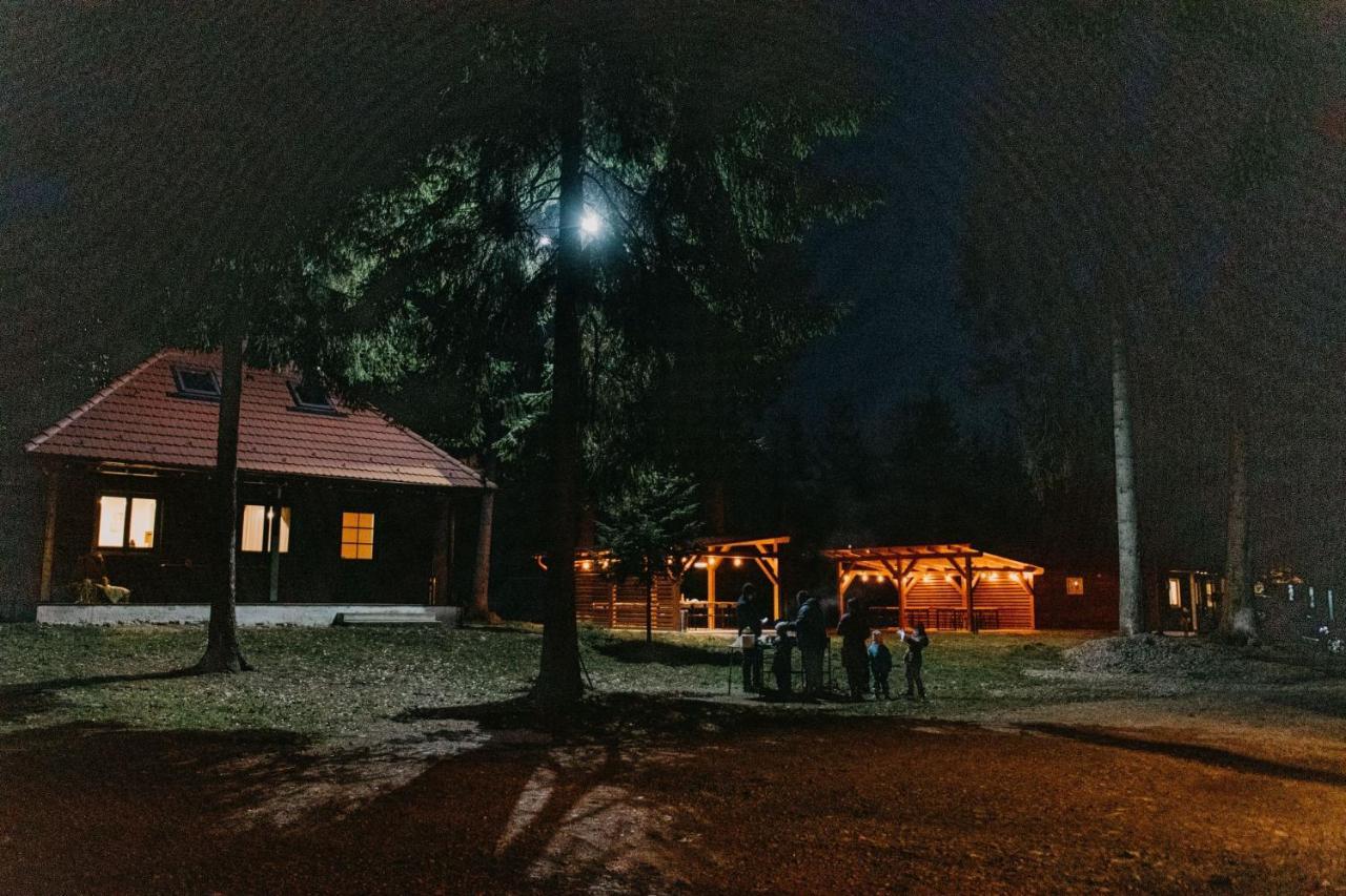 Tusnad Camping バイレ・トゥシュナド エクステリア 写真